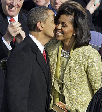 inauguration-swearing-in-kiss