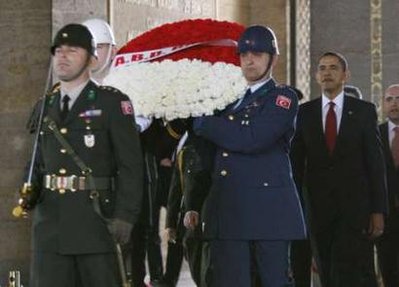 president-obama-ataturks-tomb-wreath
